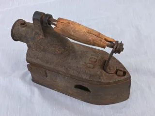 Plancha sastre antigua