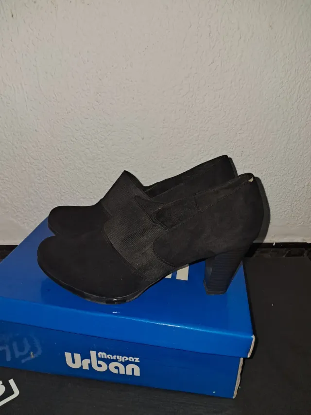 Tacones cerrados Marypaz negros talla 38