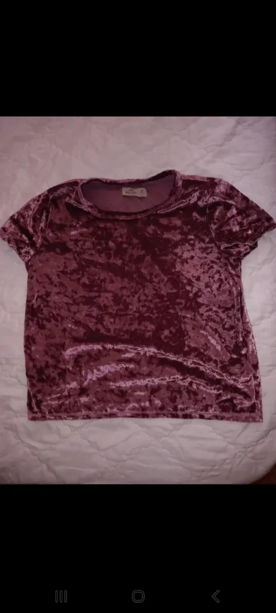 Camiseta Hollister Terciopelo Rosa