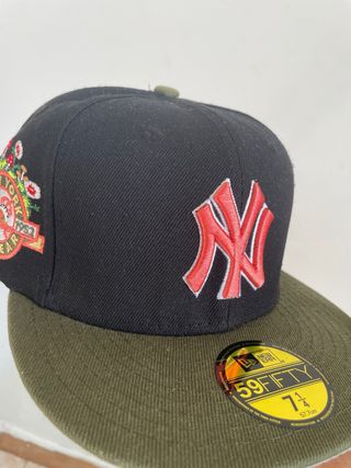 Gorra New Era NY Yankees Negra y Verde militar