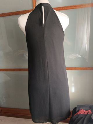 Vestido negro con flores