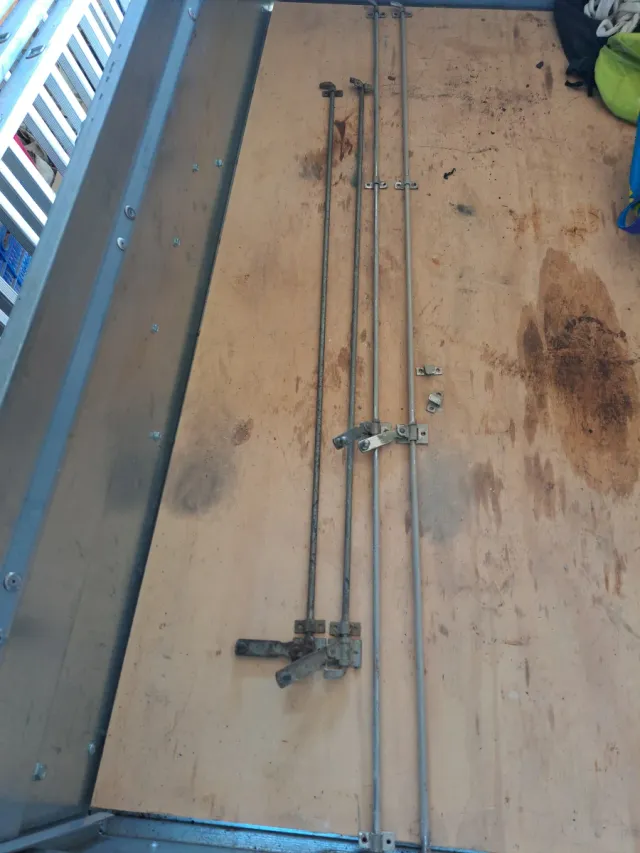 Herrajes Cierre Persiana Madera