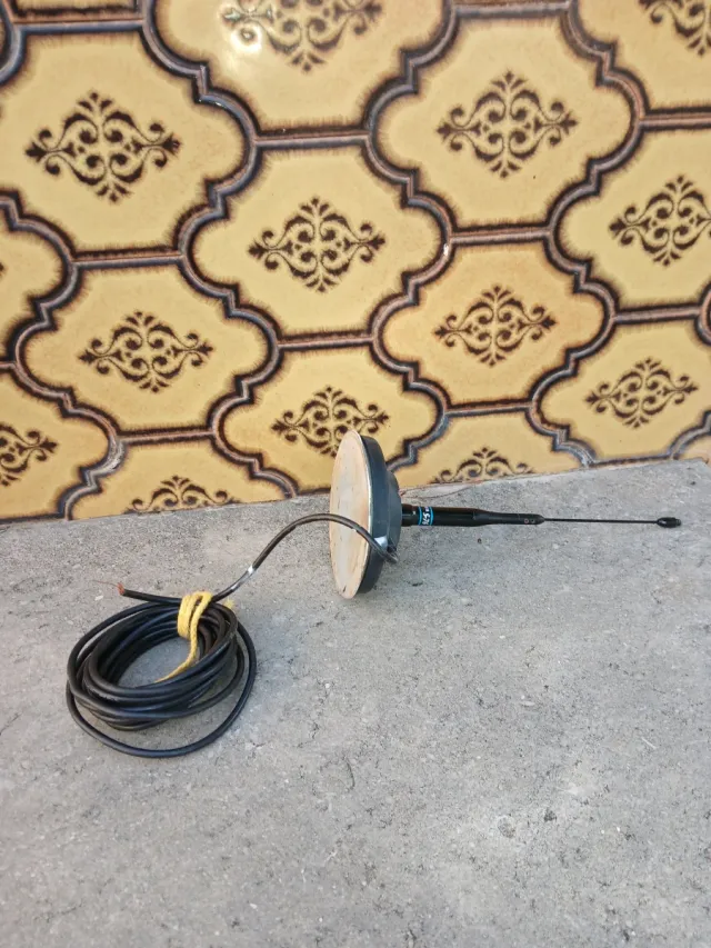 Antena magnética para radio