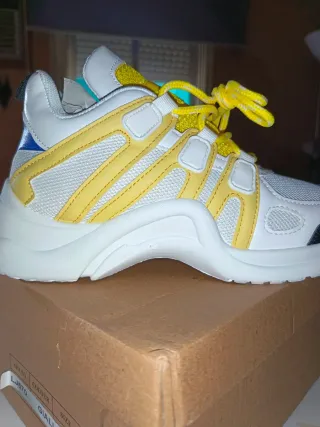 Zapatillas deportivas nuevas