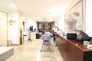 Local comercial en venta en Sants-Badal en Barcelona