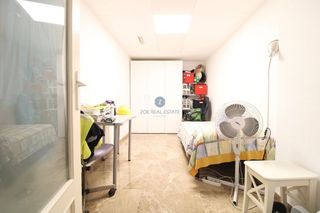 Local comercial en venta en Sants-Badal en Barcelona