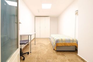 Local comercial en venta en Sants-Badal en Barcelona