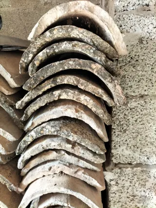 Tejas antiguas de barro