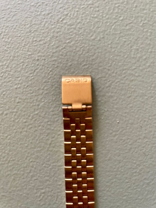 Reloj Casio Digital Dorado