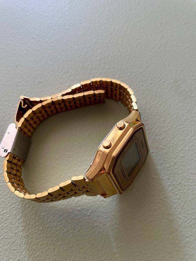 Reloj Casio Digital Dorado