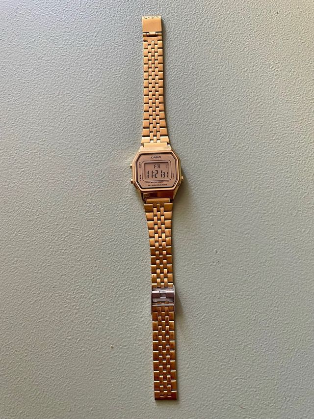 Reloj Casio Digital Dorado