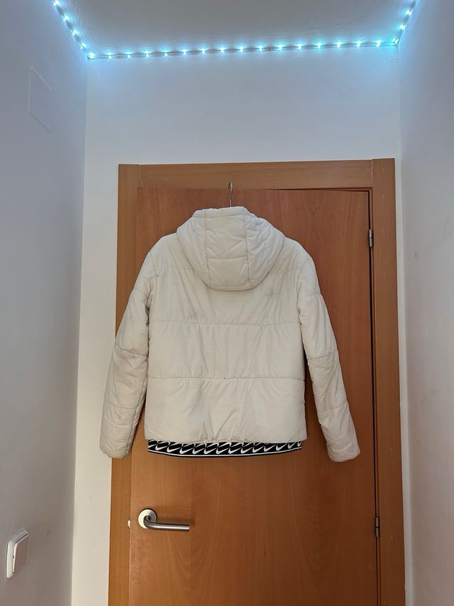 Abrigo Nike acolchado blanco