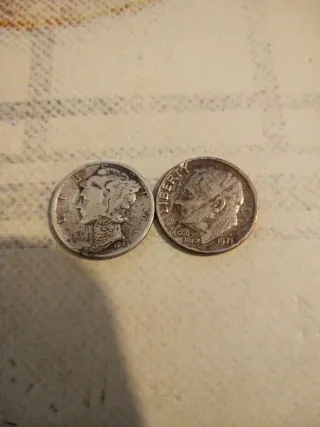 Lotto: 2 monete d'argento americane: 1944 e 1971