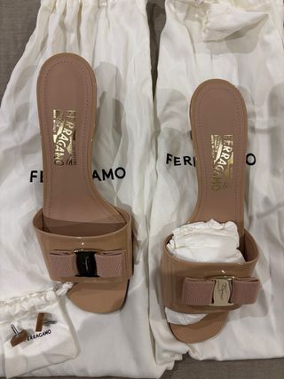 Salvatore Ferragamo Zapatos Tacón Beige