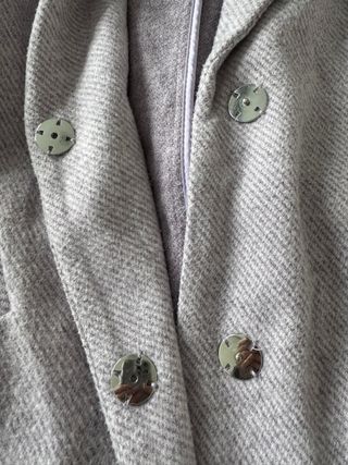 Abrigo Bershka violeta talla M