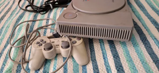 Ps1 - PlayStation 1 - Sony Grigia Completa + gioco