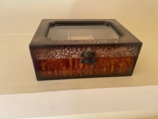 Caja joyero con tapa de cristal