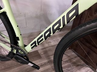 BERRIA ADV ALLROAD APEX MULLET