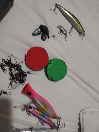 Caja de señuelos de pesca