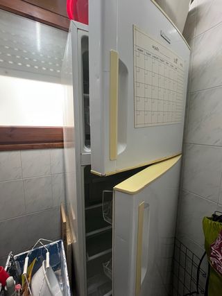 Nevera / Frigorífico con Congelador