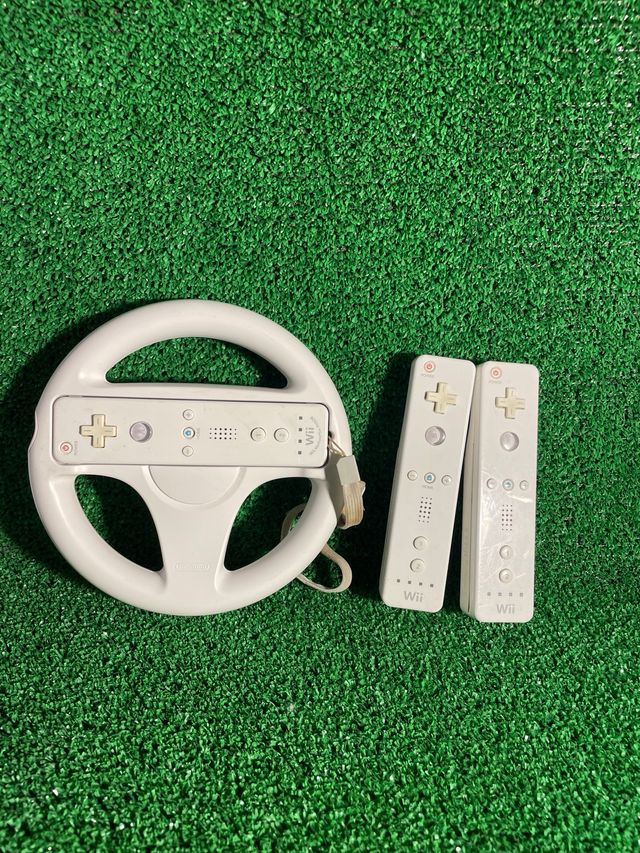 Lote Nintendo Wii con accesorios y juegos