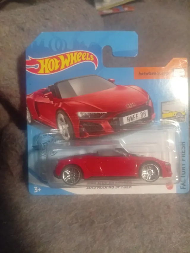 Coche Hot Wheels Audi R8 Spyder Rojo