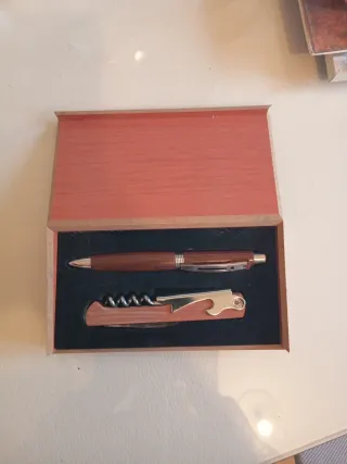 Astuccio in legno per penna e cavatappi