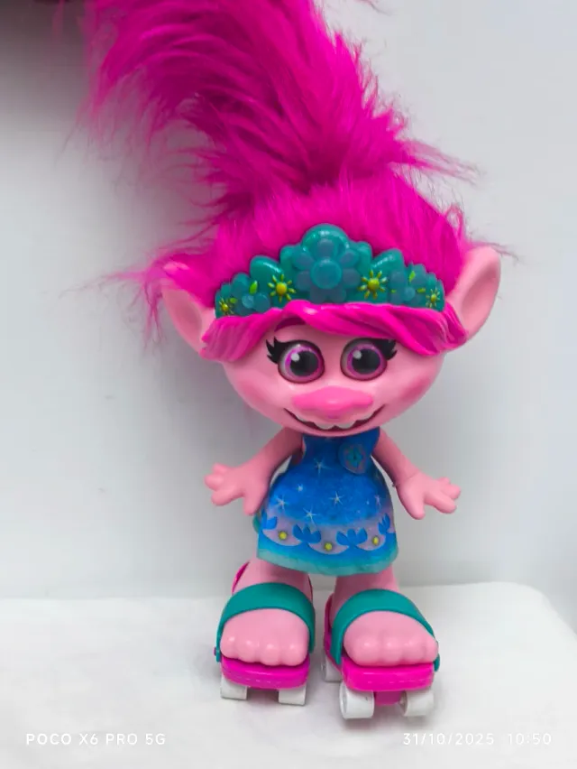 Poppy Trolls World Tour con pattini