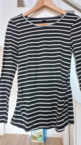 Peto premamá y camiseta rayas