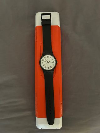 Reloj Swatch Negro y Blanco twice again