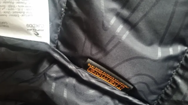 Cazadora Rip Curl verde oliva en perfecto estado