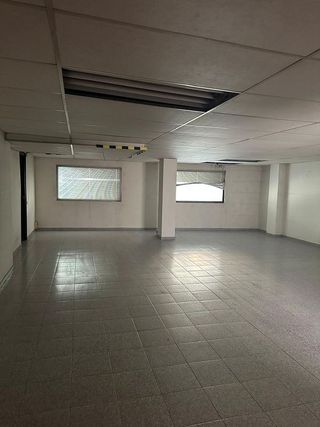 Local comercial en venta en La Prosperitat en Barcelona