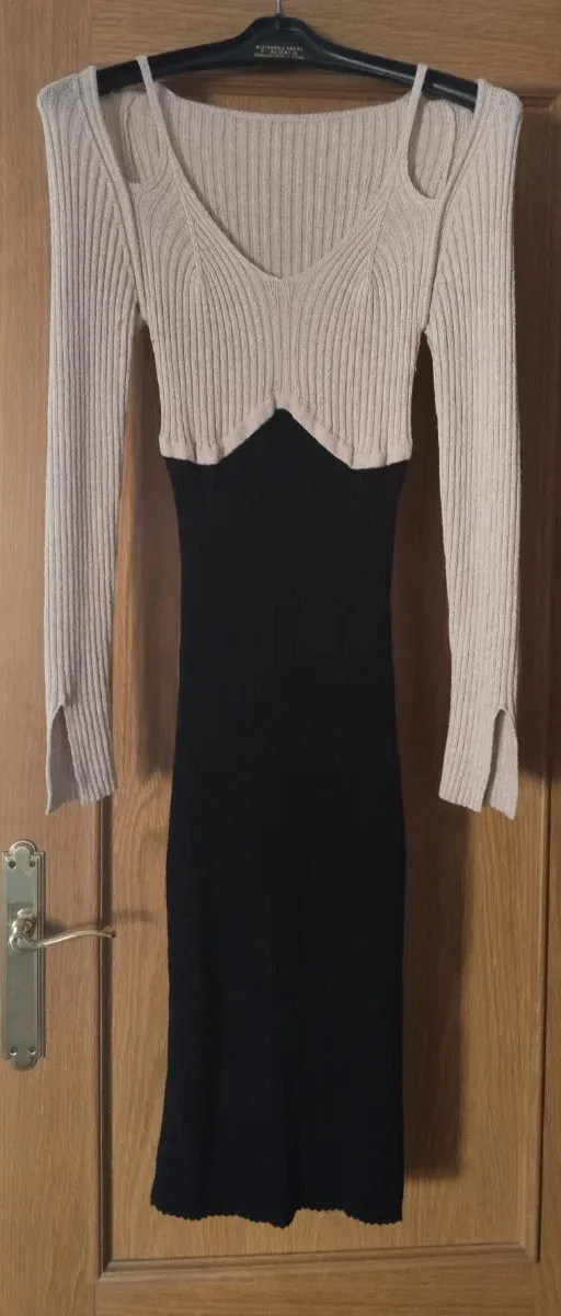 Vestido de punto beige y negro
