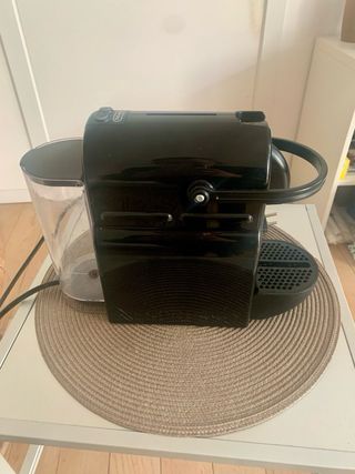Cafetera Nespresso DeLonghi Negra