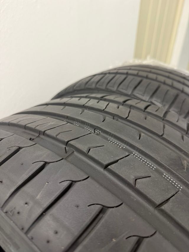 Neumáticos 255/35/19 96W Nuevos