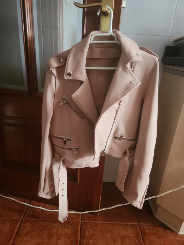 Chupa rosa estilo motero
