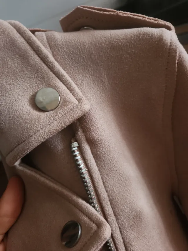 Chupa rosa estilo motero
