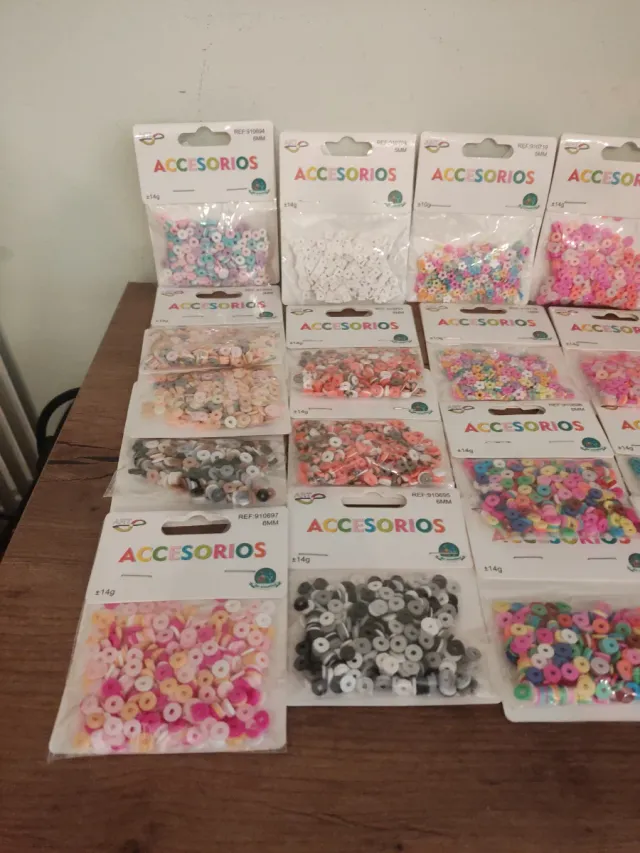 Set di perline acriliche colorate