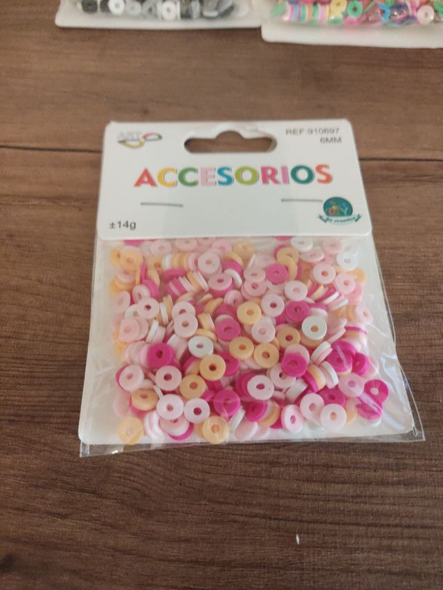 Set di perline acriliche colorate