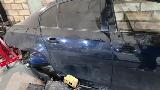 Panel lateral BMW Serie 5 E60  REF. 41217111314