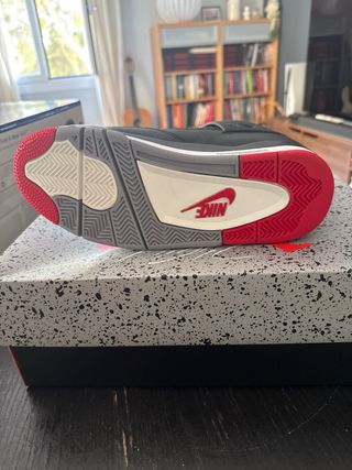 Air Jordan 4 Retro Negro Rojo