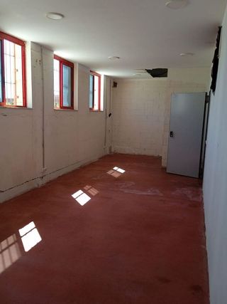 Nave industrial en venta en Montigalà -Sant Crist en Badalona