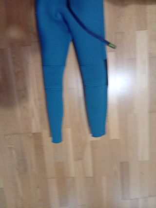 Neopreno Olaian 4/3 con mancha