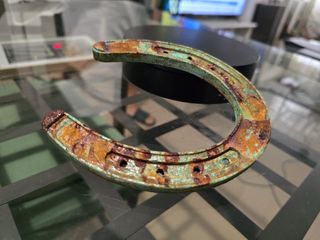 Herradura antigua oxidada 3D