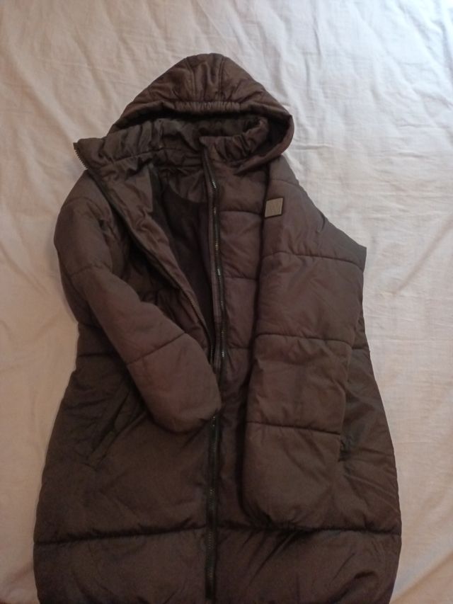 Chaqueta acolchada con capucha niña