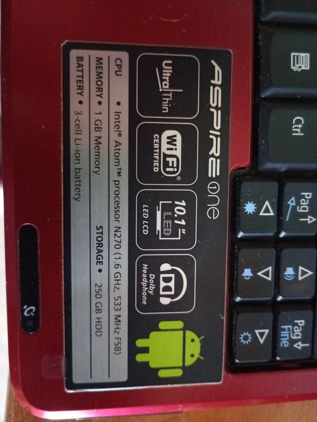 Mini PC portatile Acer rosso.