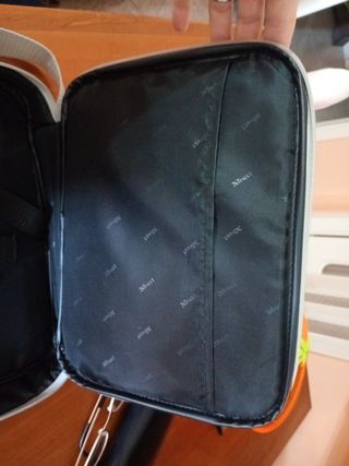 Mini PC portatile Acer rosso.