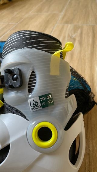 Patines 4 Ruedas Niño + Protectores Talla 30-32