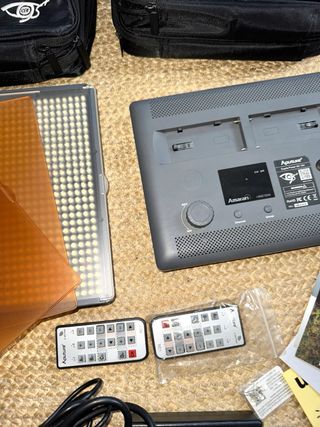 Luz LED Aputure Amaran HR672W