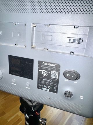 Luz LED Aputure Amaran HR672W